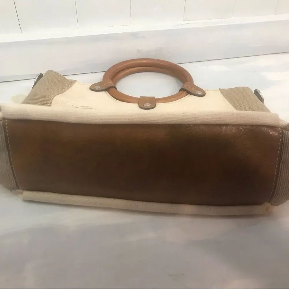 Relic Wooden Handle Purse - Picture 2 of 6
